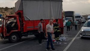 diyarbakir mardin karayolunda feci kaza 14 yarali FFFAI9nG.jpg