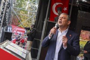 ozgur ozel brukselde millet iradesine sahip cikiyor mitinginde konustu dRkjKKKB.jpg